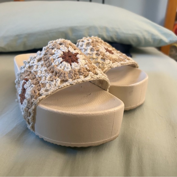 DIRTY LAUNDRY Worble crochet platform slides sandals - Picture 3 of 3